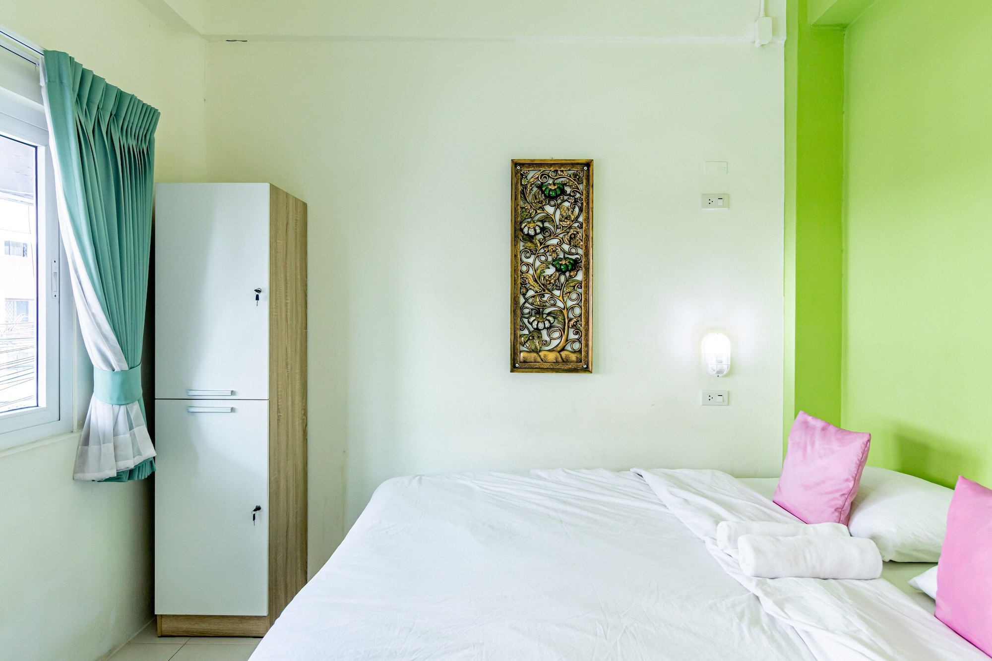 STANDARD, DOUBLE BED, SHARED BATHROOM