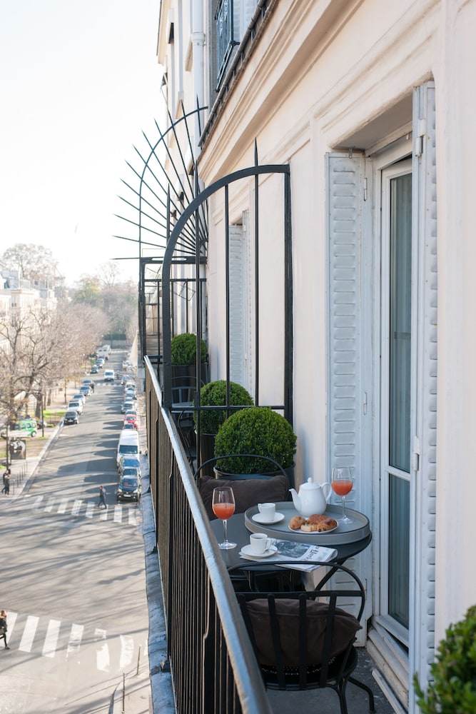 Mathis Elysees Matignon 69/69