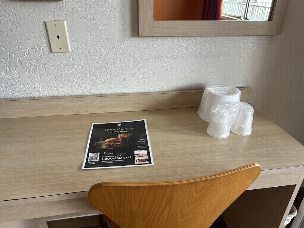 Motel6 Stanton, CA - Anaheim West 36/60