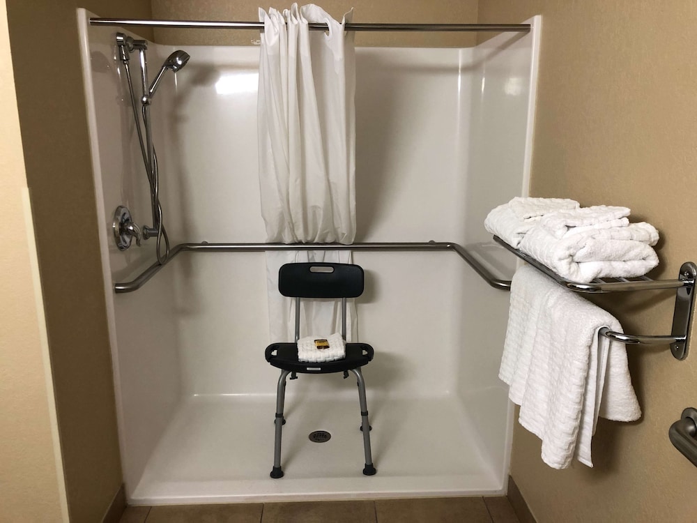 Best Western Plus Mid Nebraska Inn & Suites 23/41