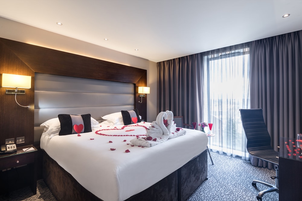 CLUB, DOUBLE BED