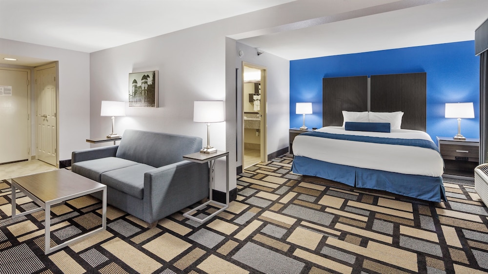 Best Western Plus Birmingham Inn & Suites 11/37