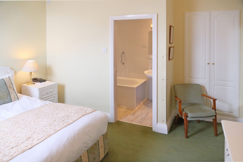 Saxonville Hotel 14/50