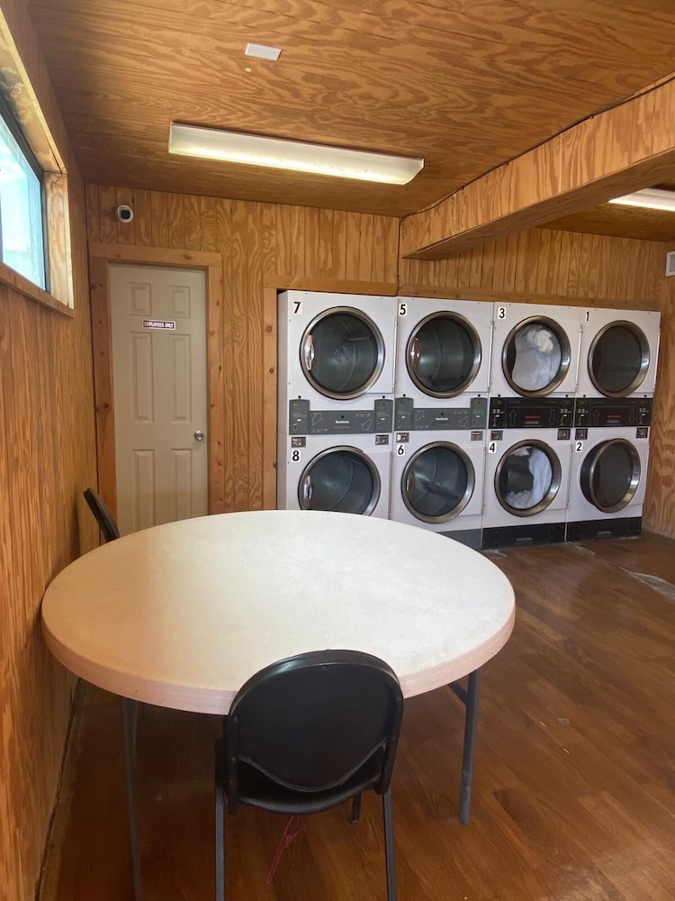 OYO Hotel Big Lake Hwy 137 TX 29/49
