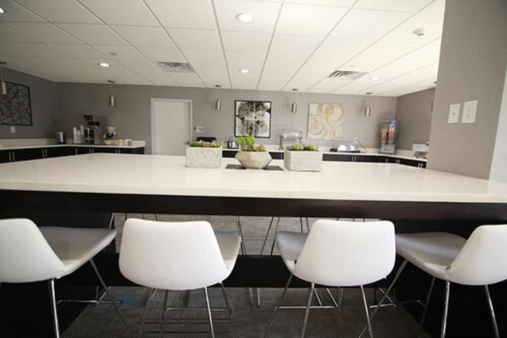 Home Inn And Suites 39/49