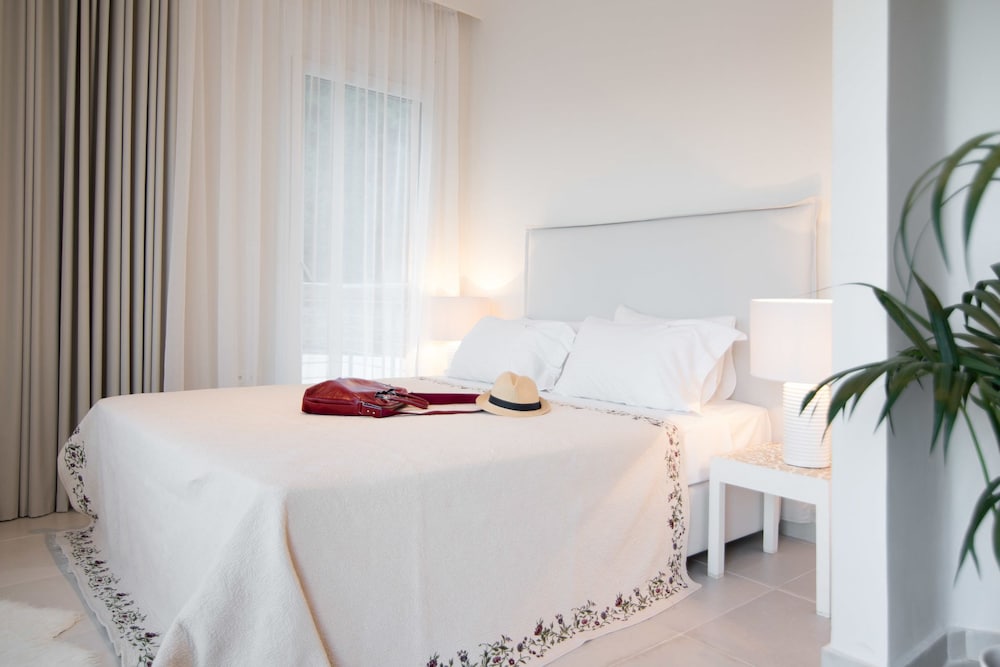 2 Bedrooms, Panorama, Suite, Double and Twin Beds, Shared Pool، Kappa Resort 3/5