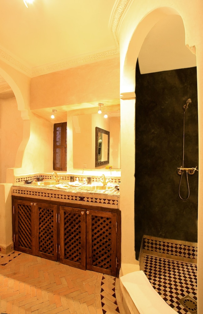 RIAD DJEMANNA 34/35