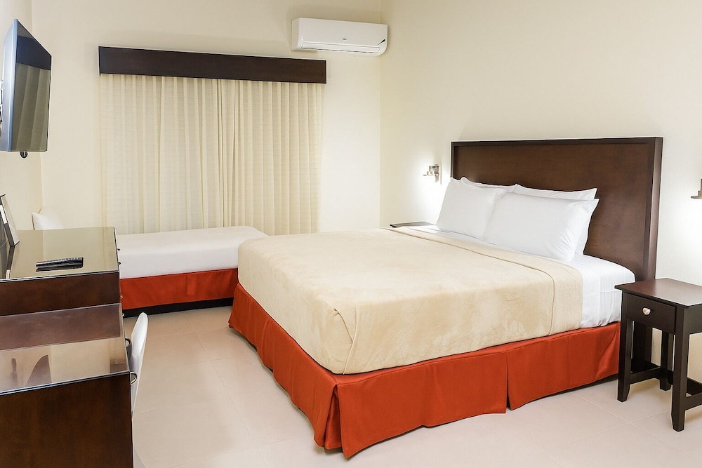 Shirley Retreat Hotel 6/34