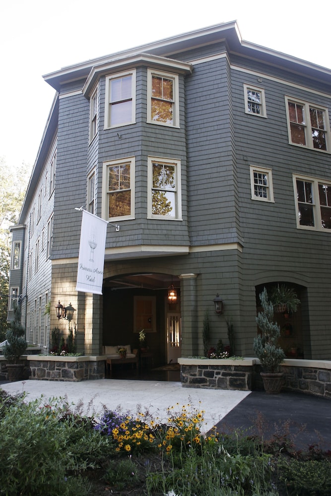 Princess Anne Hotel 1/50