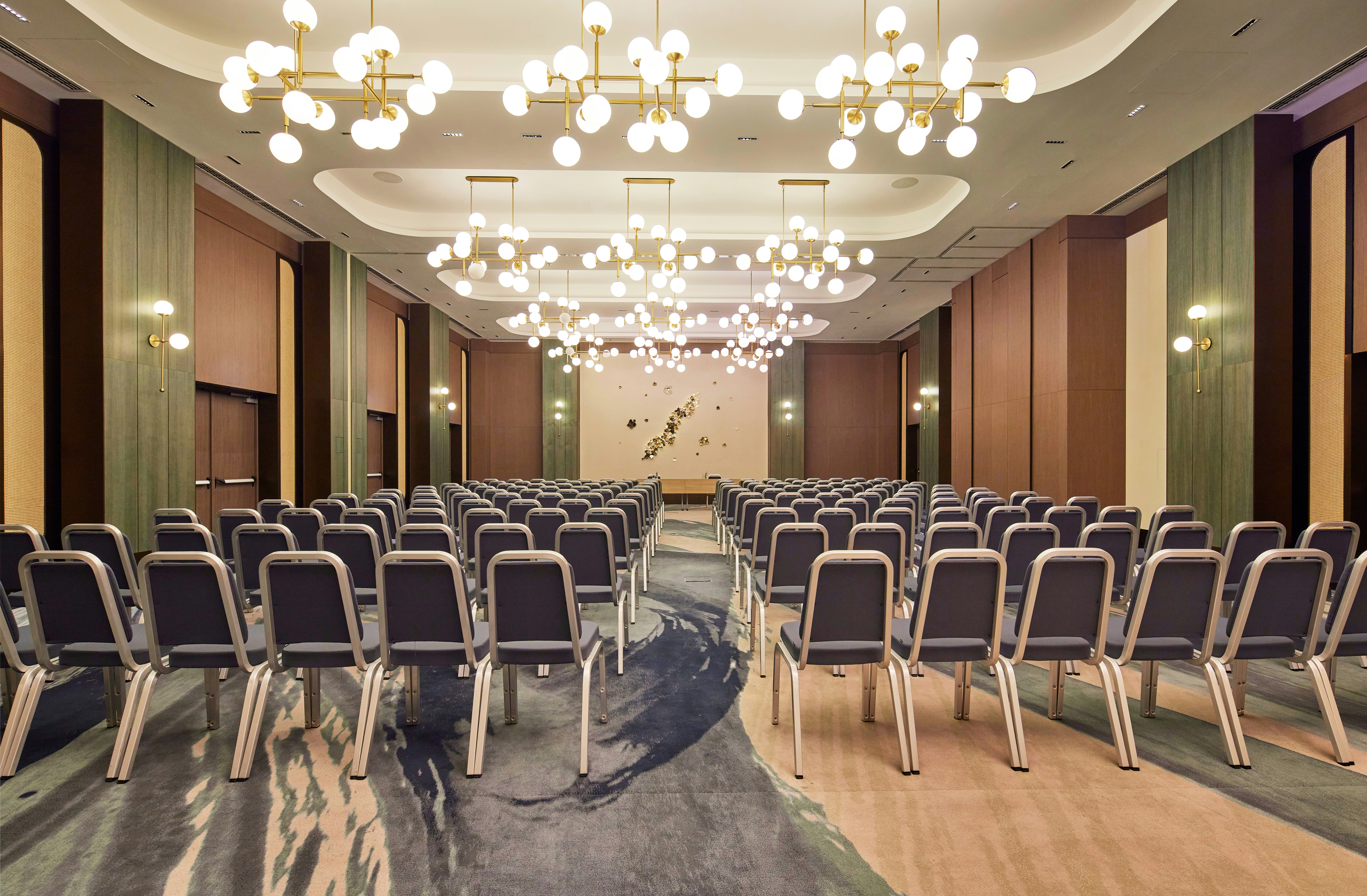 Hilton Sofia 76/89