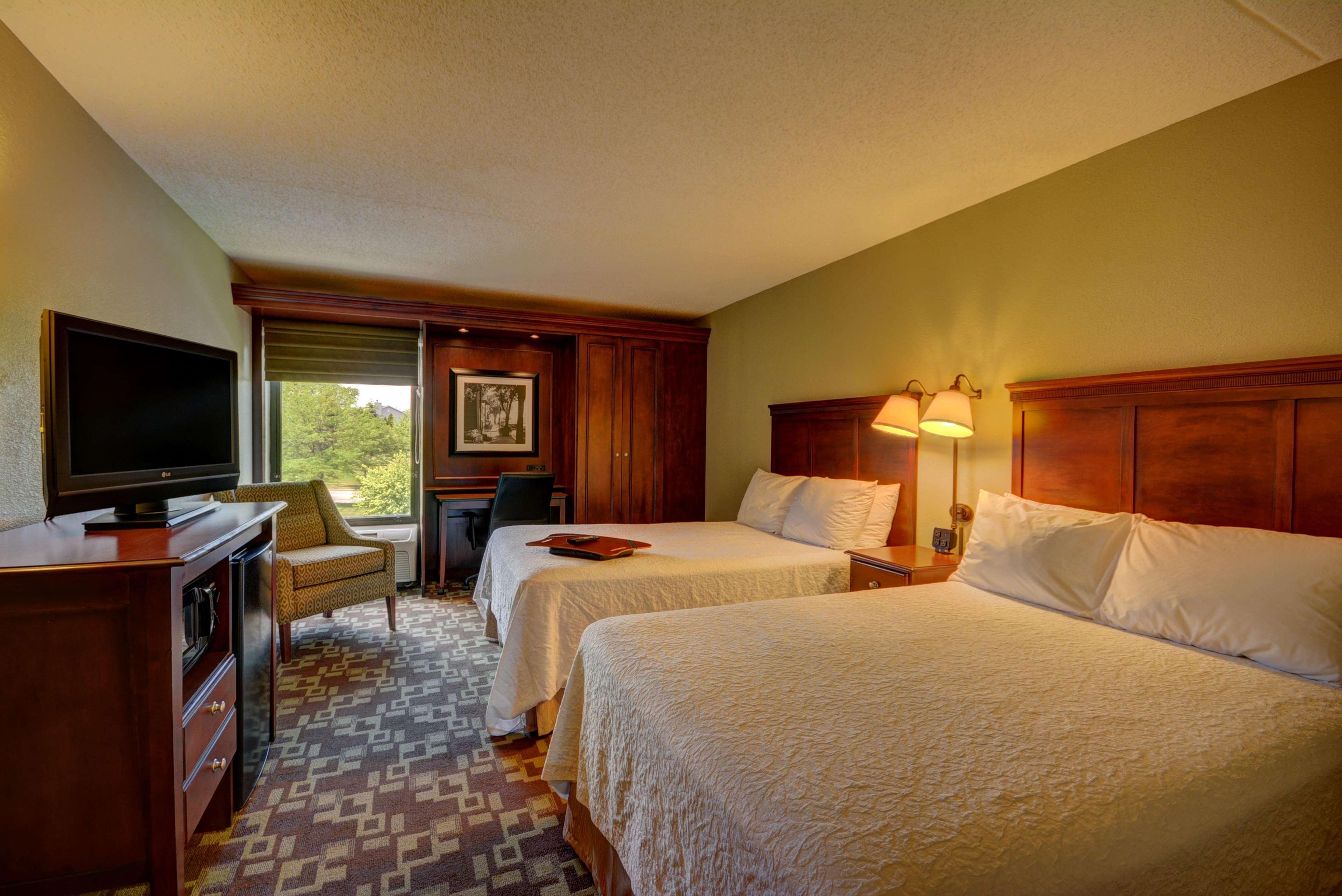 DELUXE, 2 DOUBLE BEDS