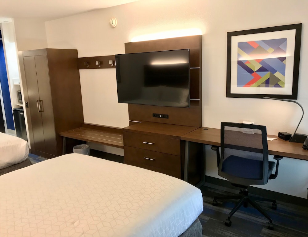 Holiday Inn Express Fishkill-Mid Hudson Valley 35/71
