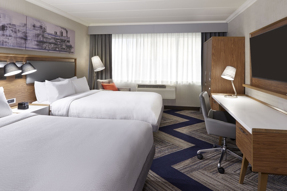 Room at Four Points by Sheraton Windsor Downtown, WINDSOR - ONTARIO