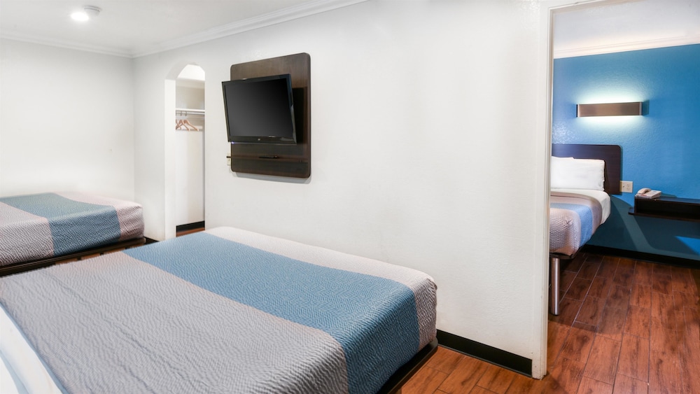 Motel6 Ontario, CA - Convention Center Airport 27/62