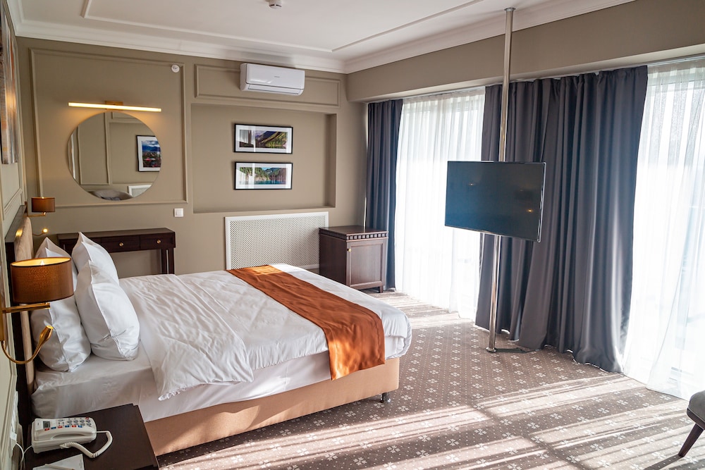 1 BEDROOM, PREMIUM