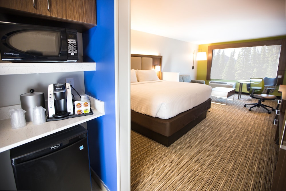 Holiday Inn Express Suites Greenwood Mall 24/67