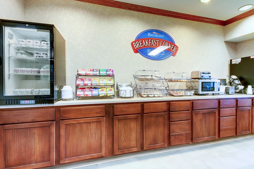 Galesburg Inn and Suites 39/42