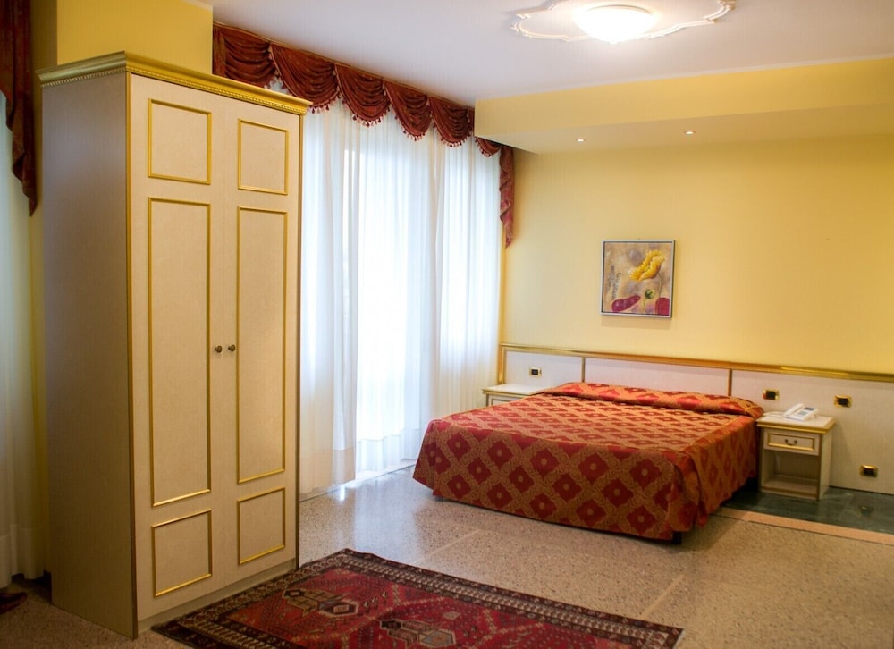 SUPERIOR, DOUBLE BED