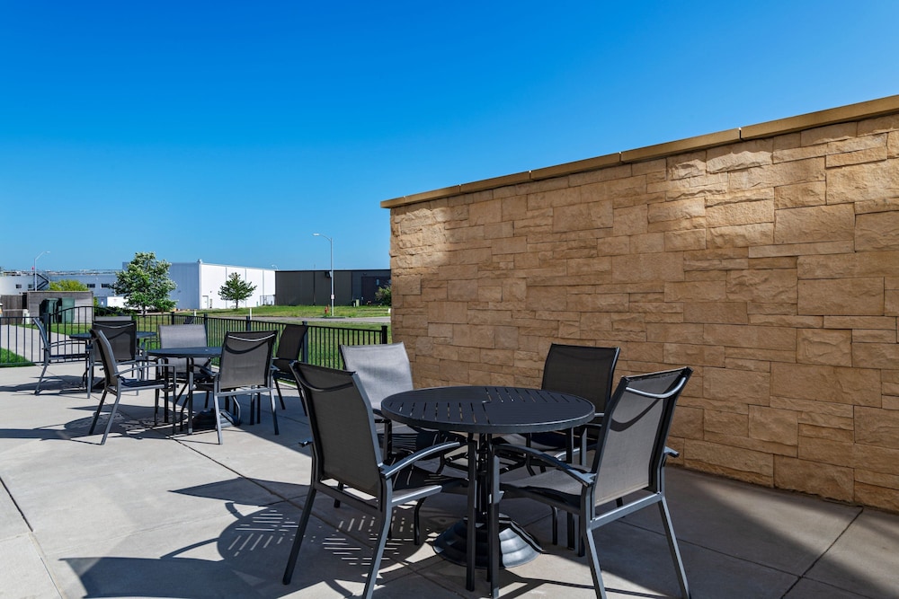 Fairfield Inn And Suites By Marriott Lincoln Airport 30/45