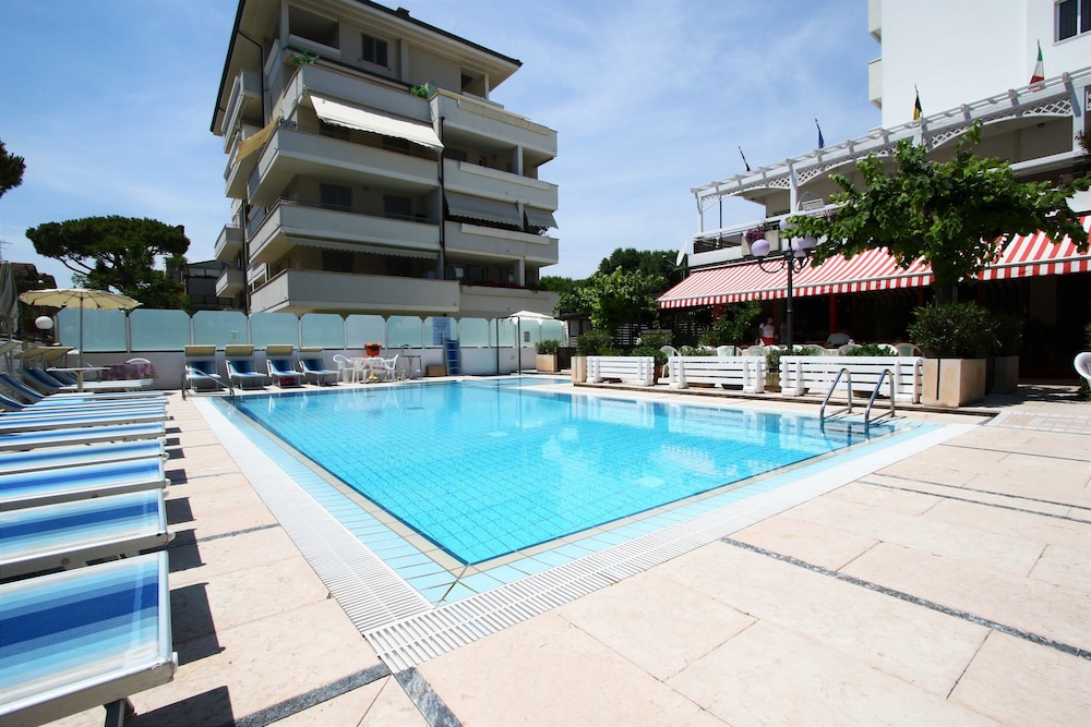 Hotel De Amicis 26/53
