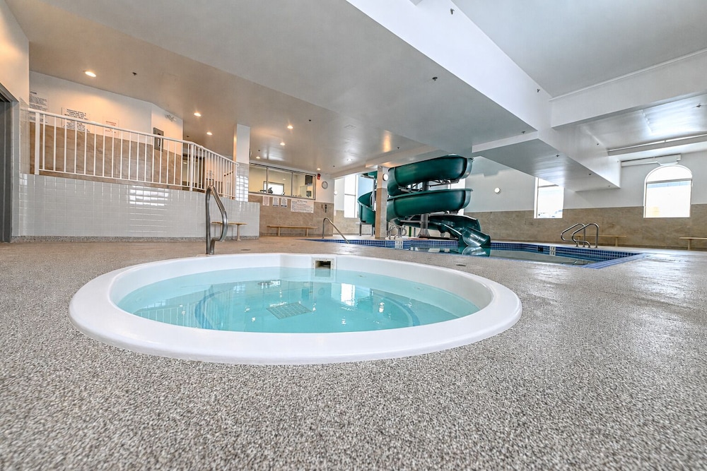 Service Plus Inn and Suites - Grande Prairie 33/62