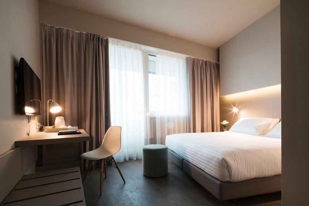 Glance Hotel In Florence 24/70
