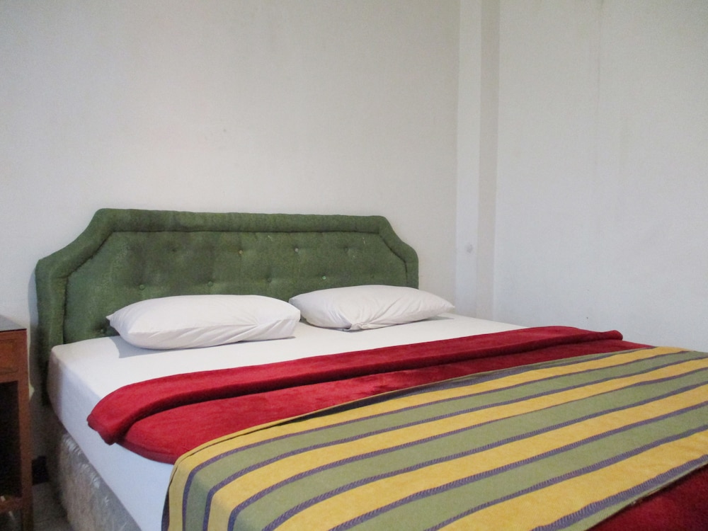 SUPERIOR, DOUBLE OR TWIN BED