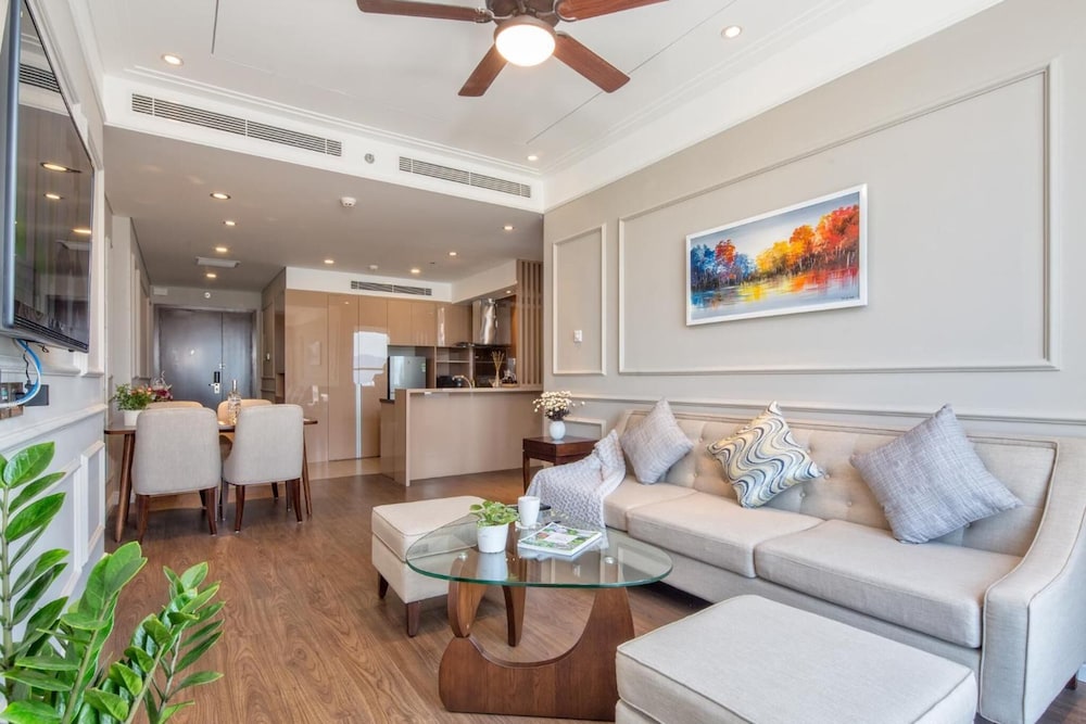 Altara Suites Da Nang 30/50