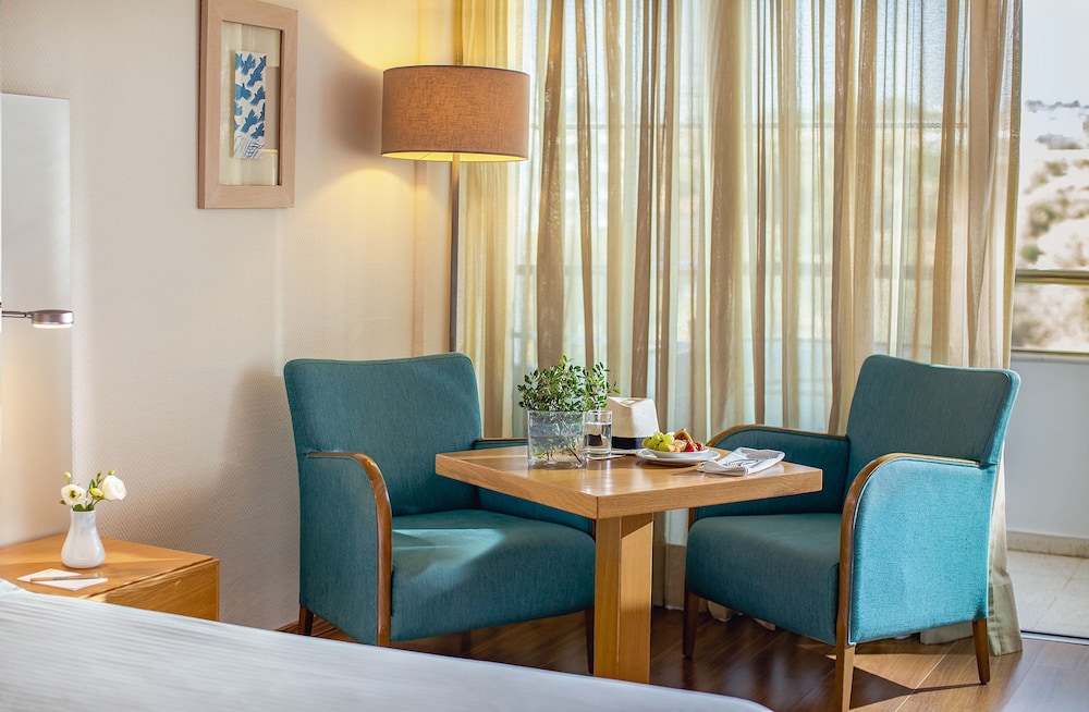 Alion Beach Hotel 42/70