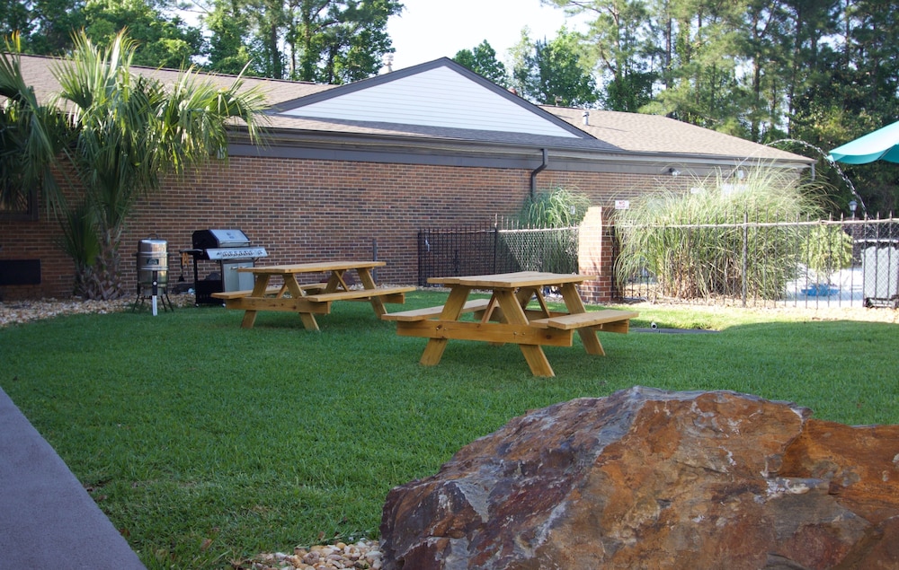 At Home Inn And Suites Pensacola 78/80