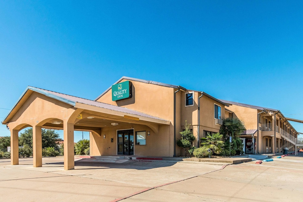 Quality Inn Corsicana, TX 1/30