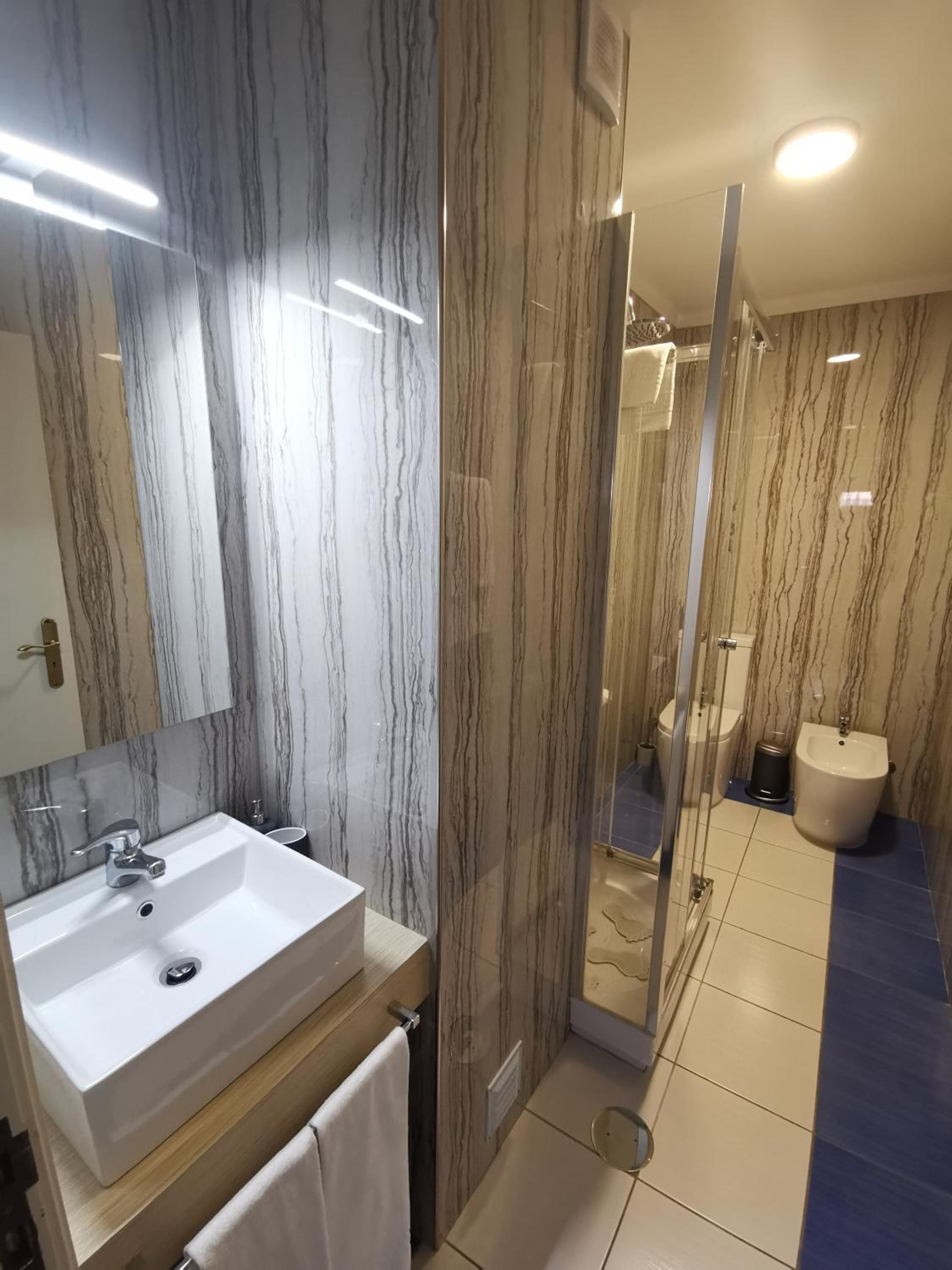 Hotel Residencial Dora 48/50