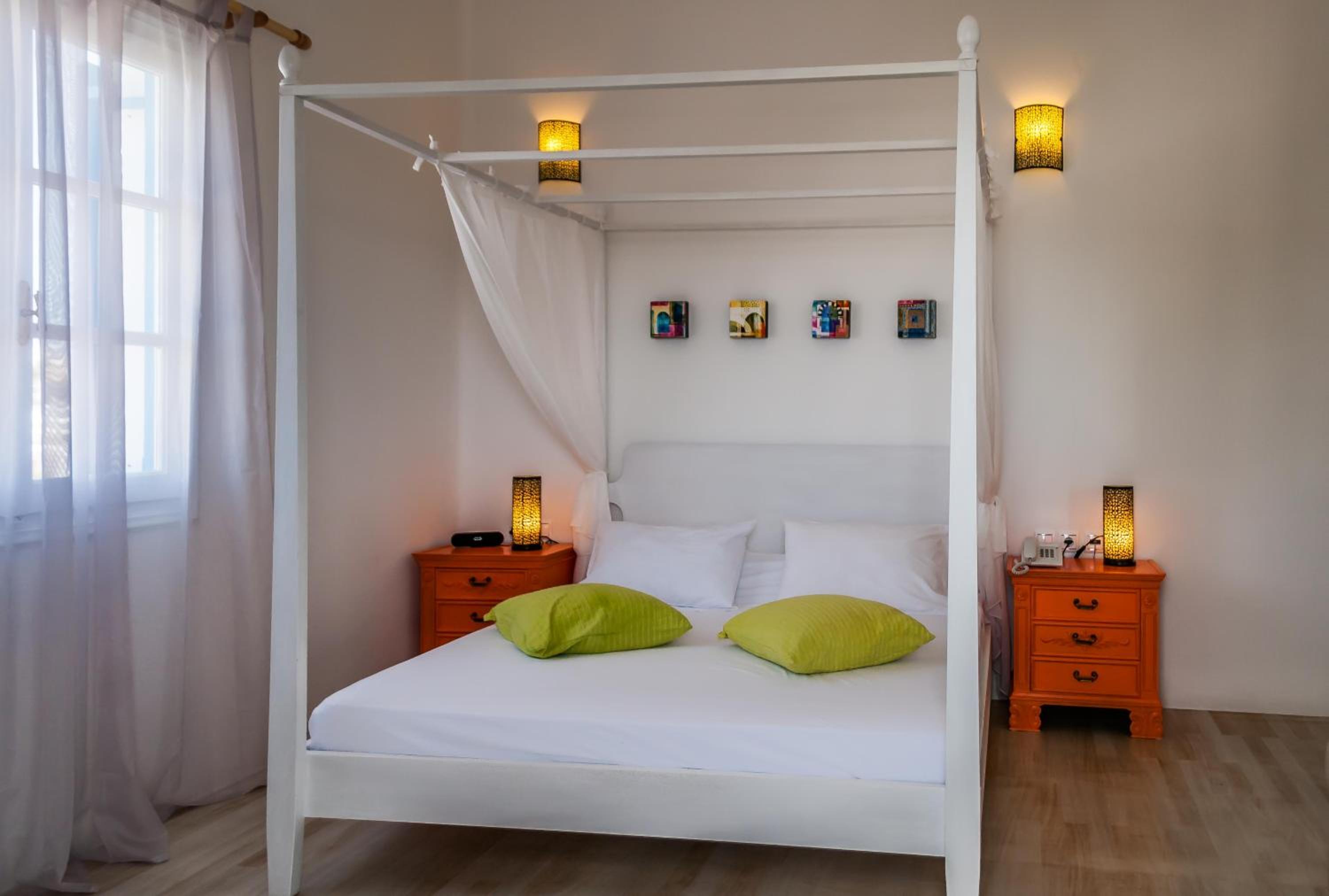 Eiriana Luxury Suites 23/60