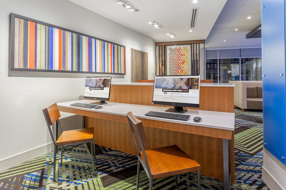 Holiday Inn Express Suites Florence Cincinnati Airport 26/37