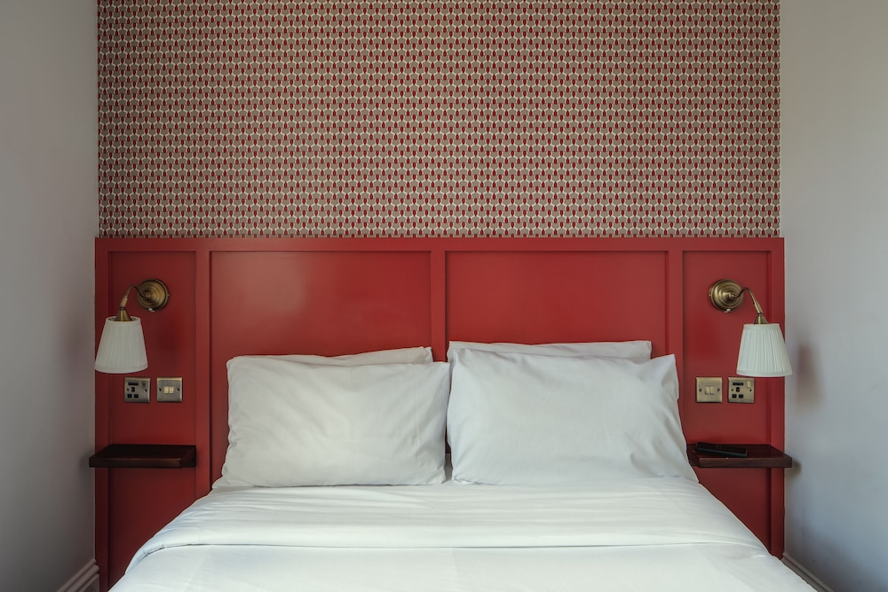 St. David's Hotels 20/50
