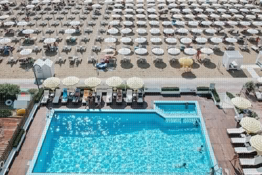 Hotel Capitol 1/54