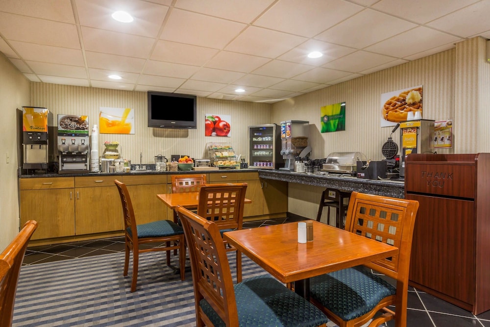 Quality Inn Hyde Park Poughkeepsie North 34/40