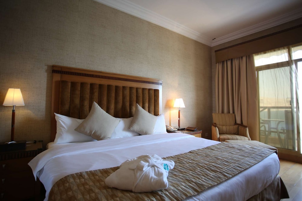 Azimut Hotel Khasab 10/42