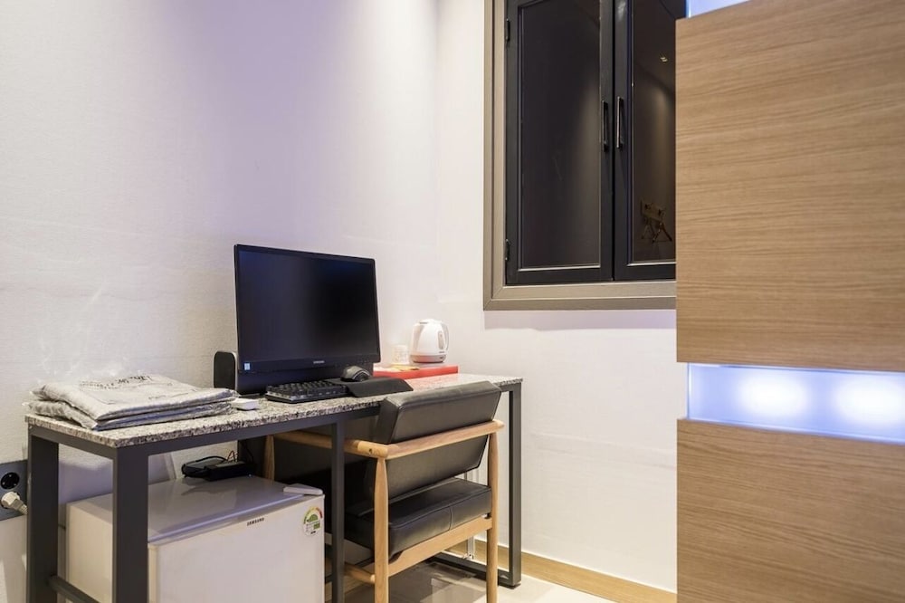 Suwon Station Myeongjak Hotel 39/57