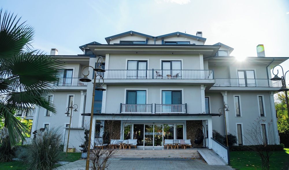 Didi Hotel 2/50