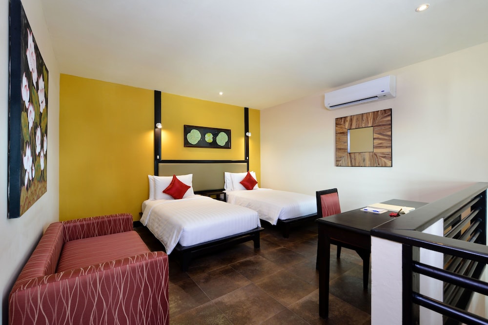 ANDAMAN WHITE BEACH RESORT 25/70