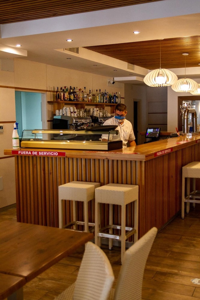 Hotel Almadrabeta 34/50