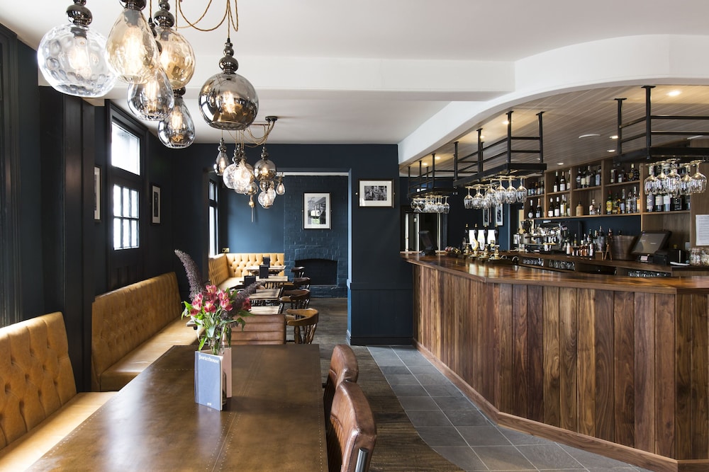 The Porterhouse Grill & Rooms 43/50