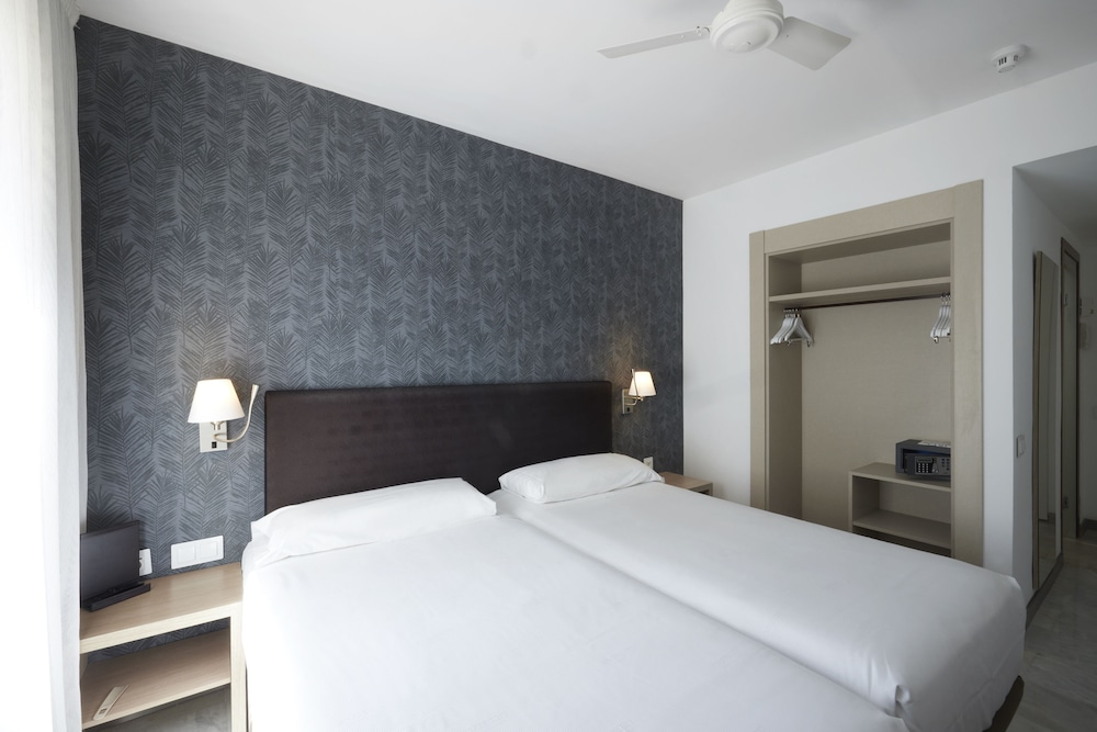 Garden, King Bed, Sea View, Terrace