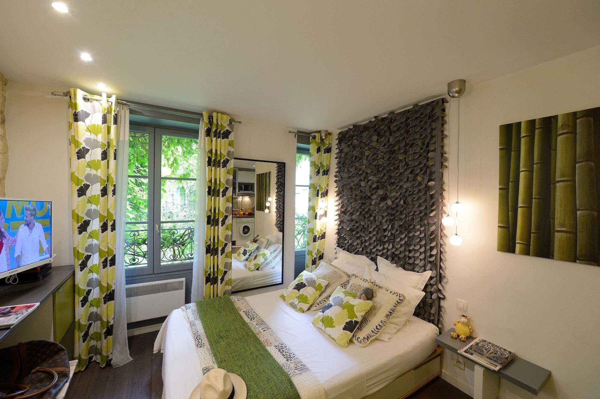 Green, Valley, Studio, Suite