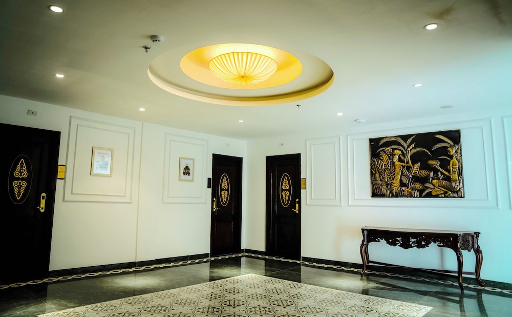 Dong Duong Hotel & Suites 7/50