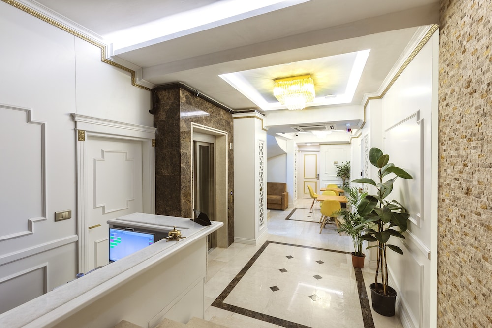 City Hall Hotel 15/37
