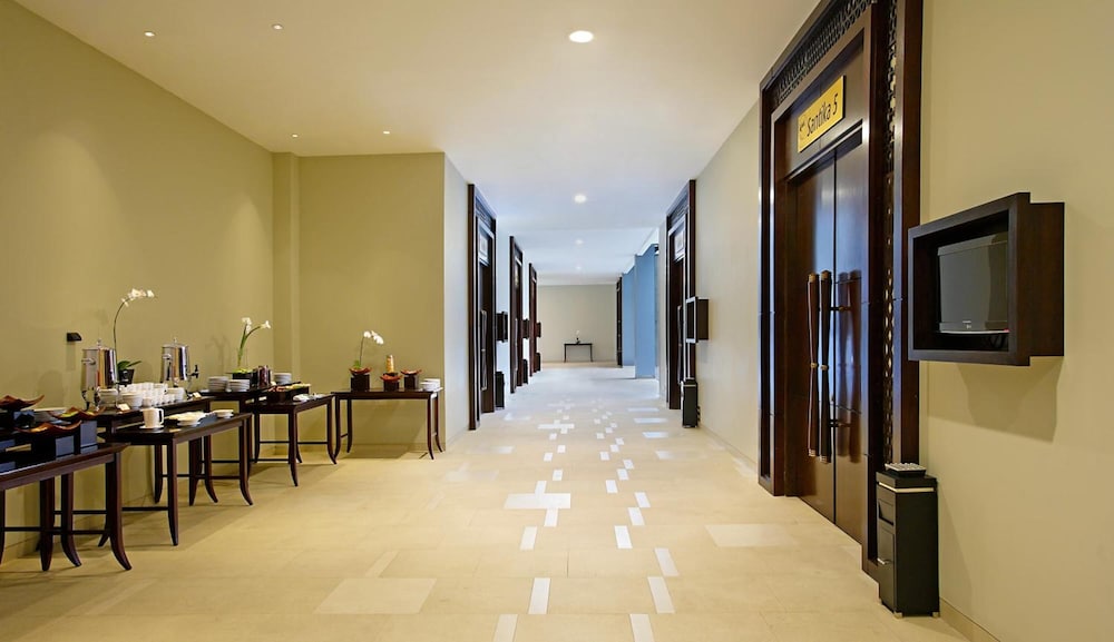 Hotel Santika Mataram 38/70