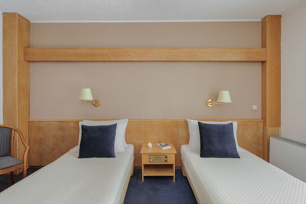 Sun Beach Hotel 17/53