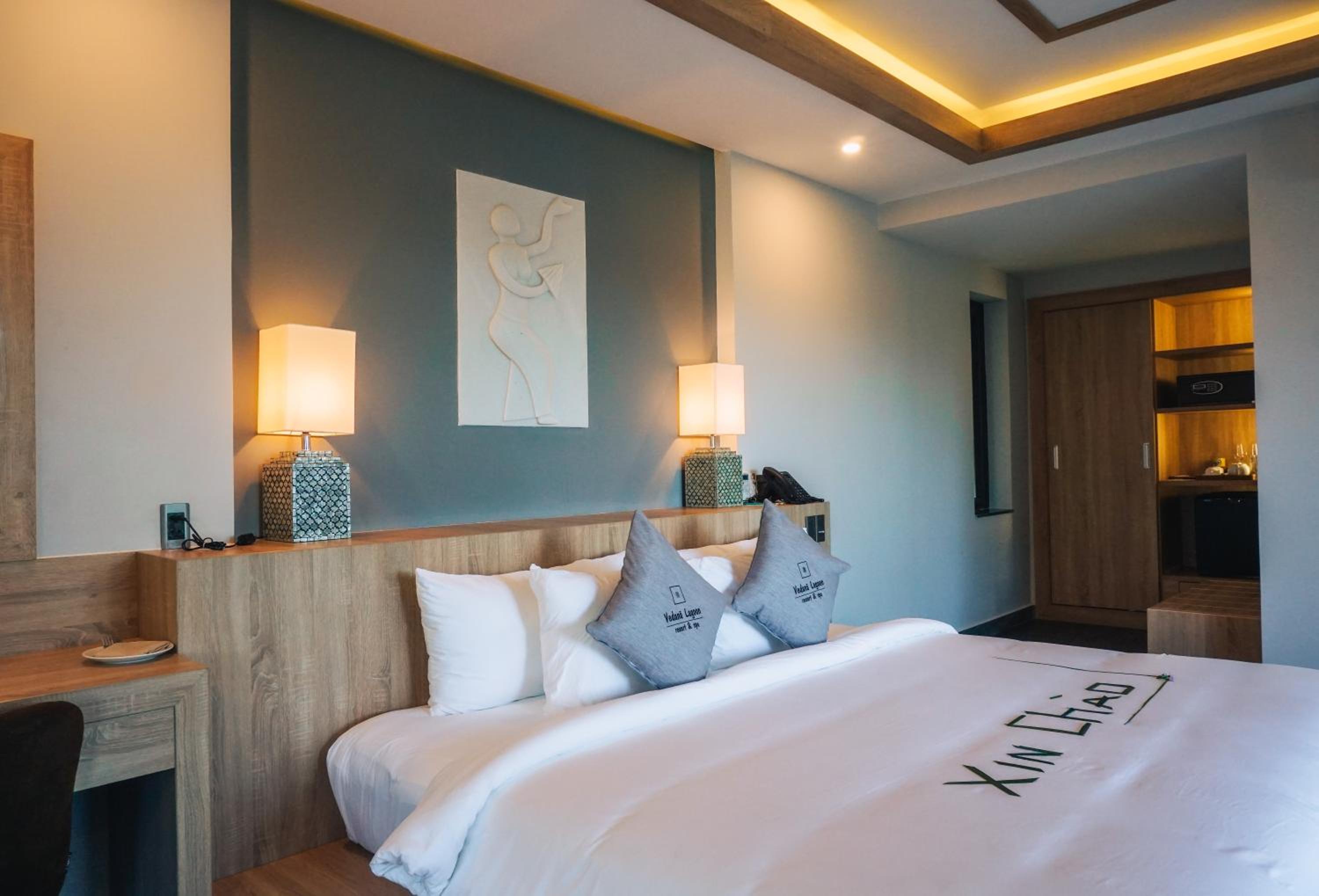4 Bedrooms Hillside Pool Villa